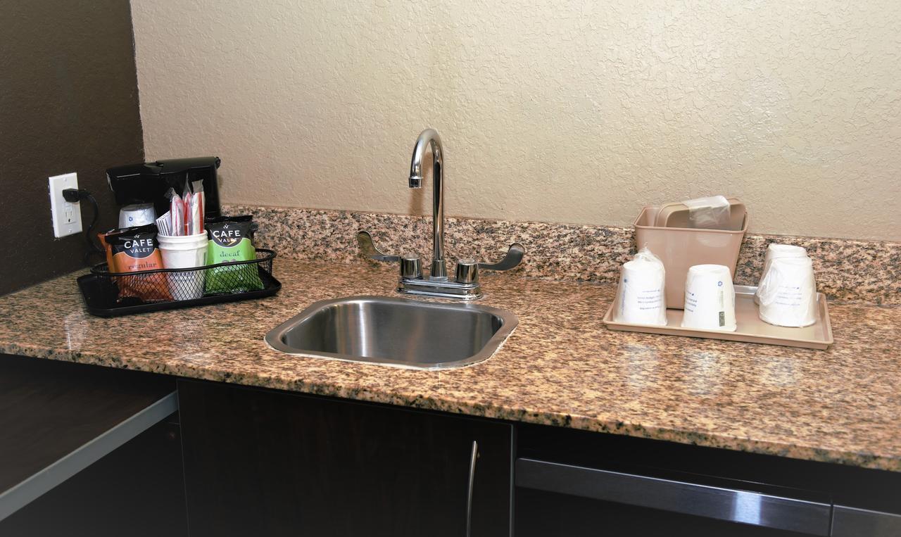 Microtel Inn & Suites By Wyndham Jacksonville Airport Ngoại thất bức ảnh