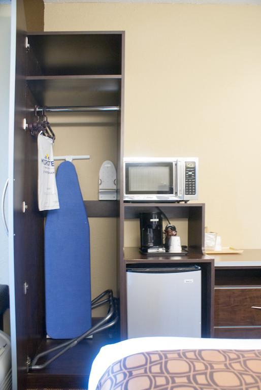 Microtel Inn & Suites By Wyndham Jacksonville Airport Ngoại thất bức ảnh